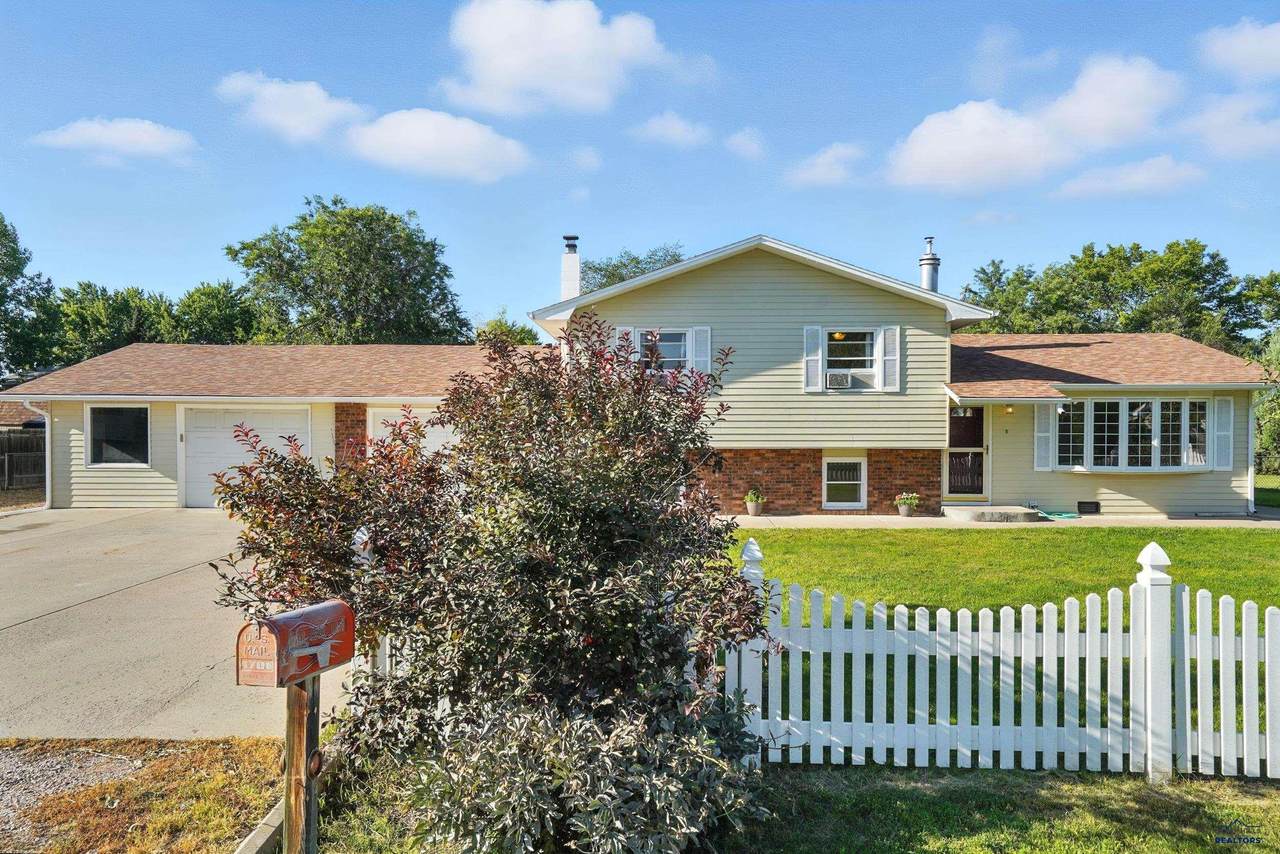 4708 Howie Dr - Photo 1