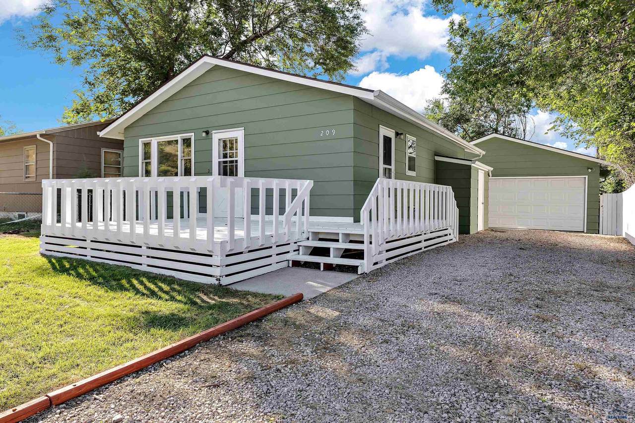 209 Saint Paul St - Photo 1