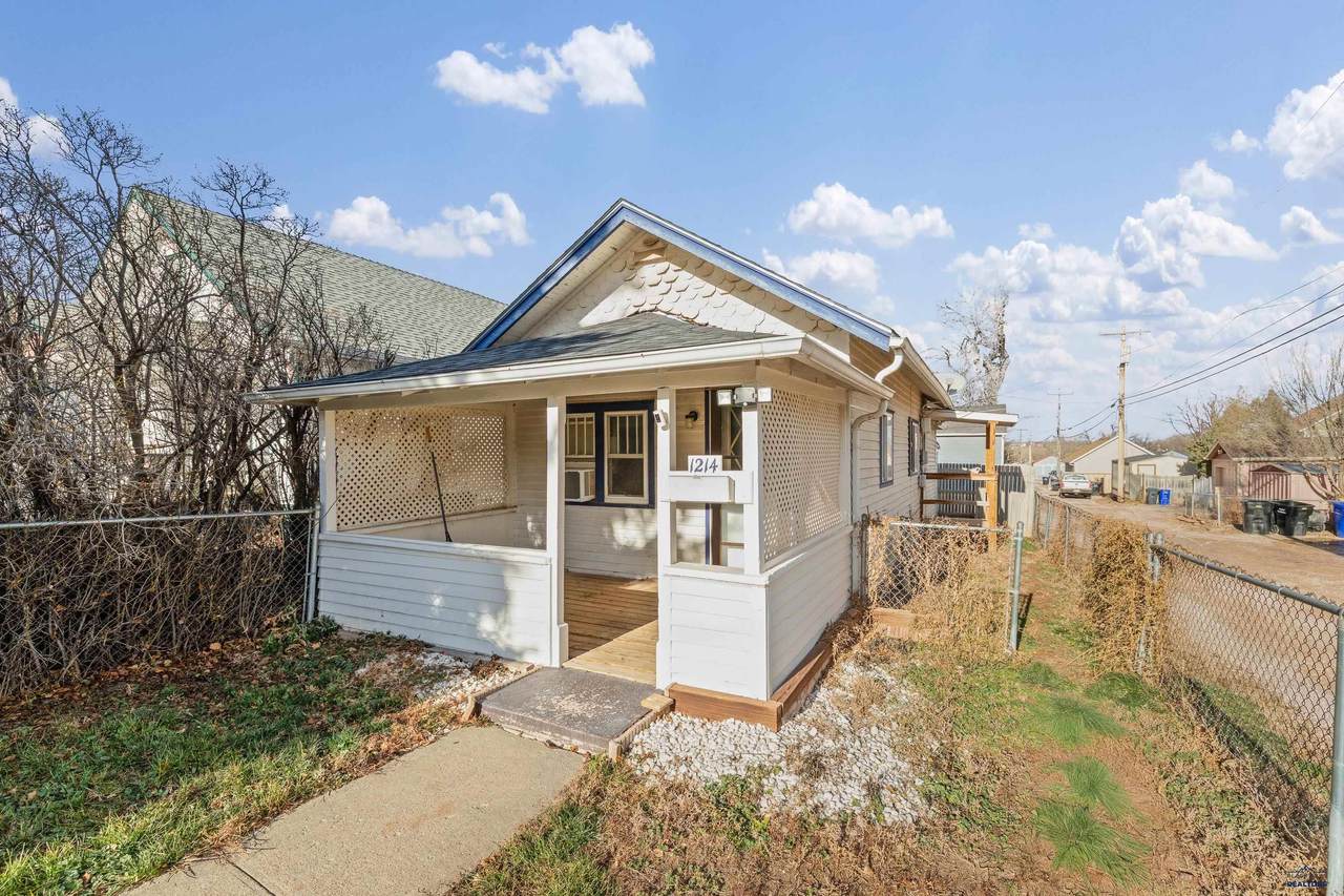 1214 Columbus - Photo 1