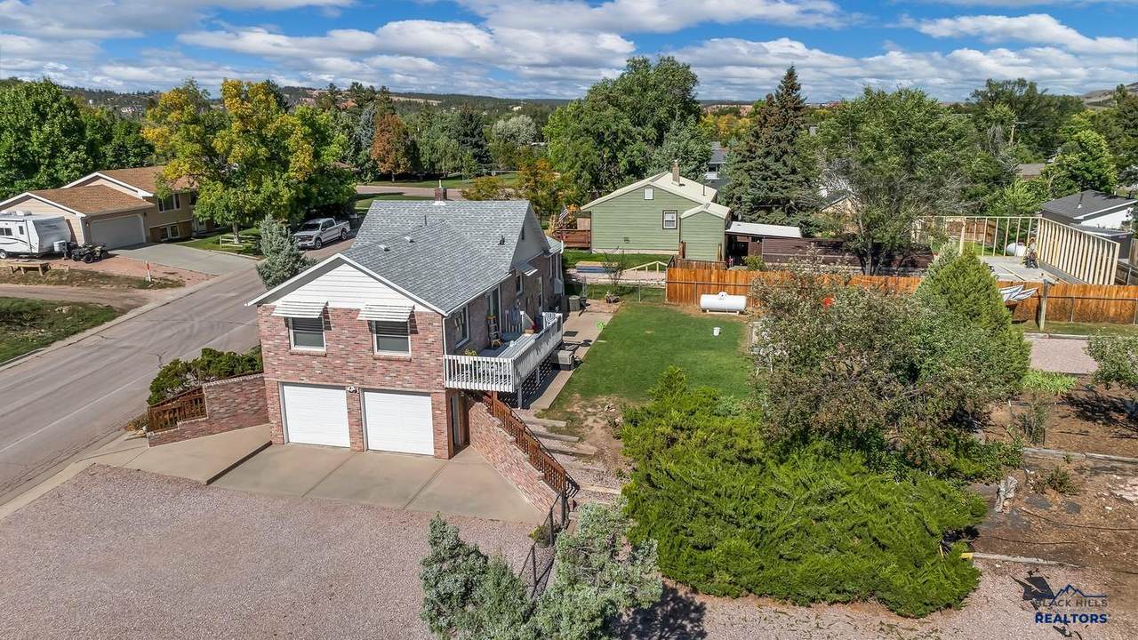 537 16TH ST - Photo 1