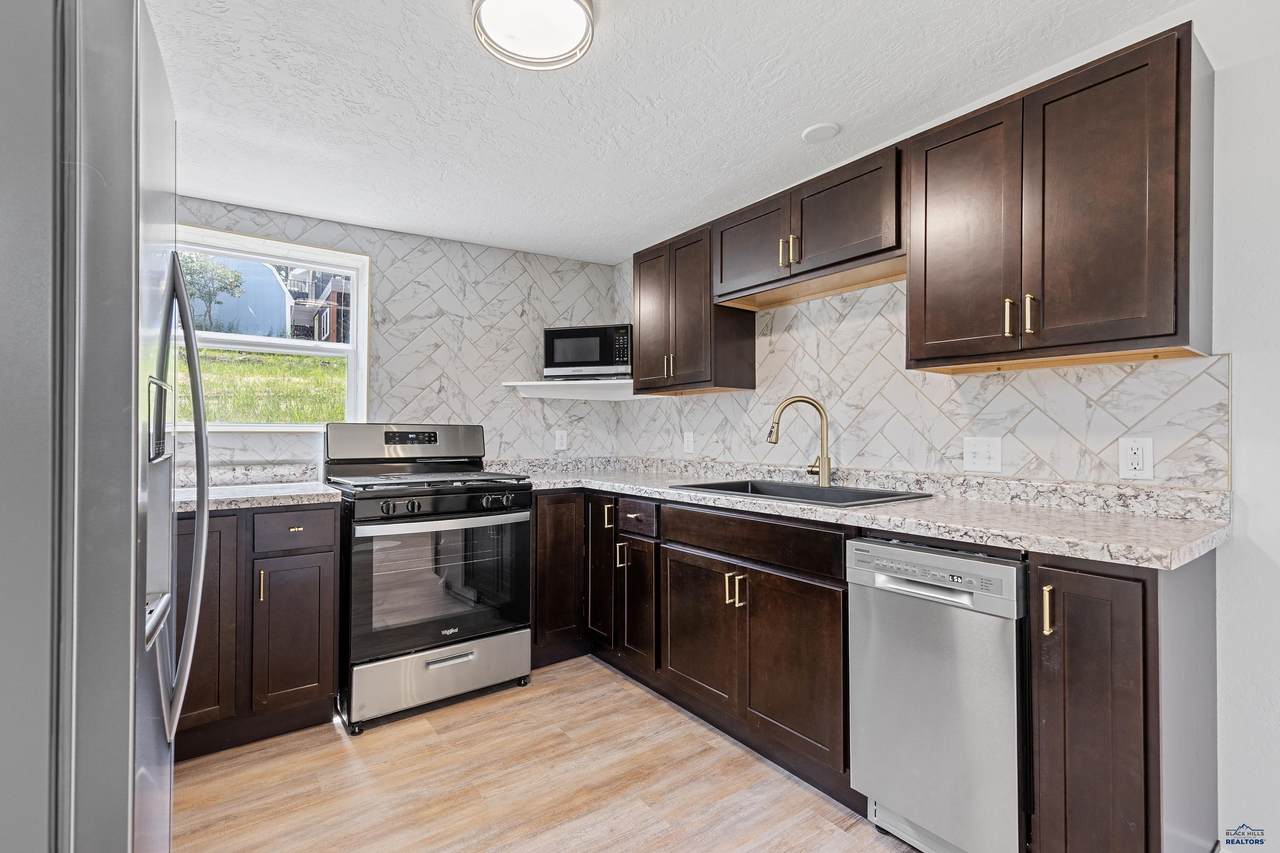 807 Addie St - Photo 1