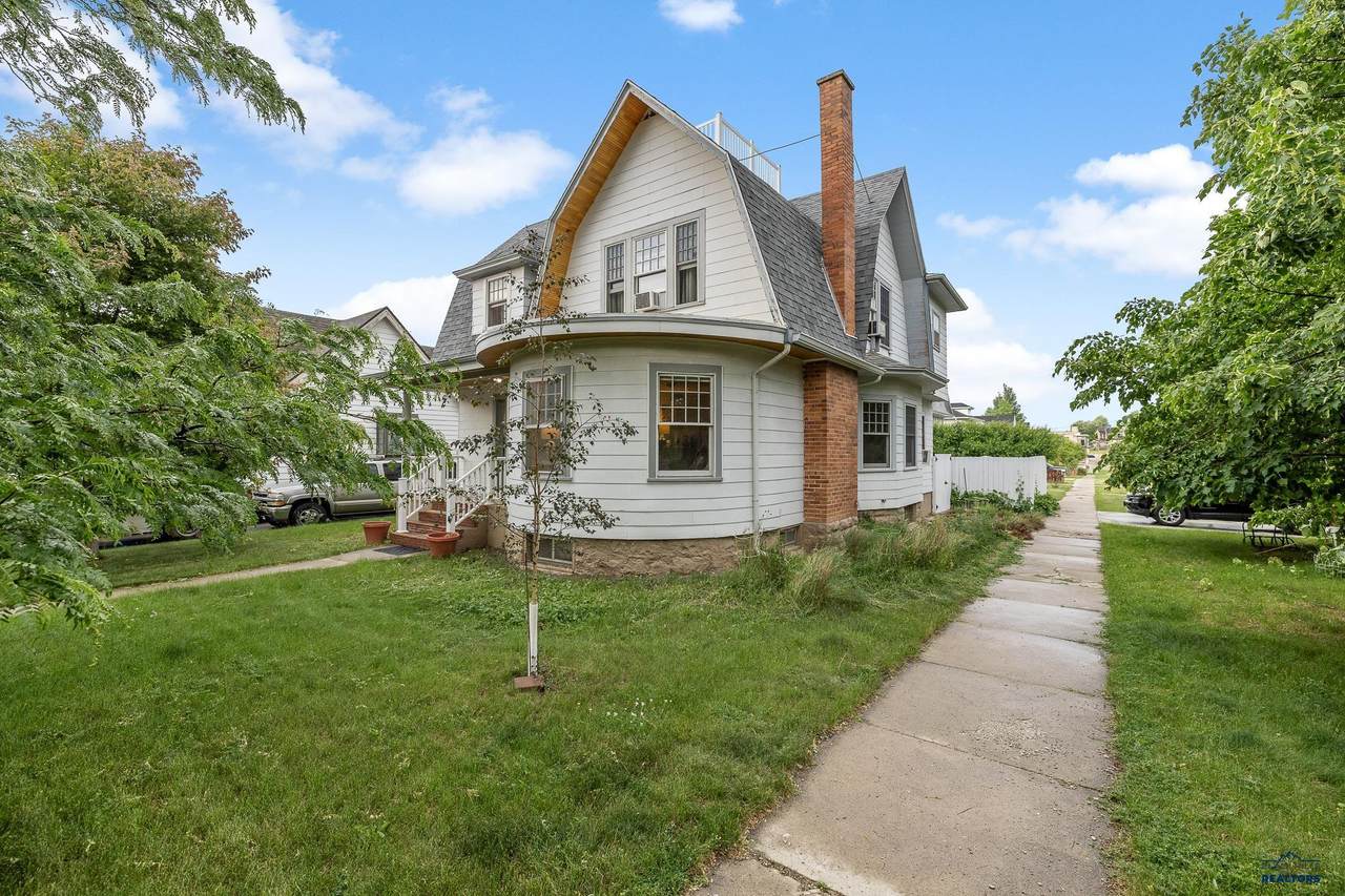 1016 West Blvd - Photo 1