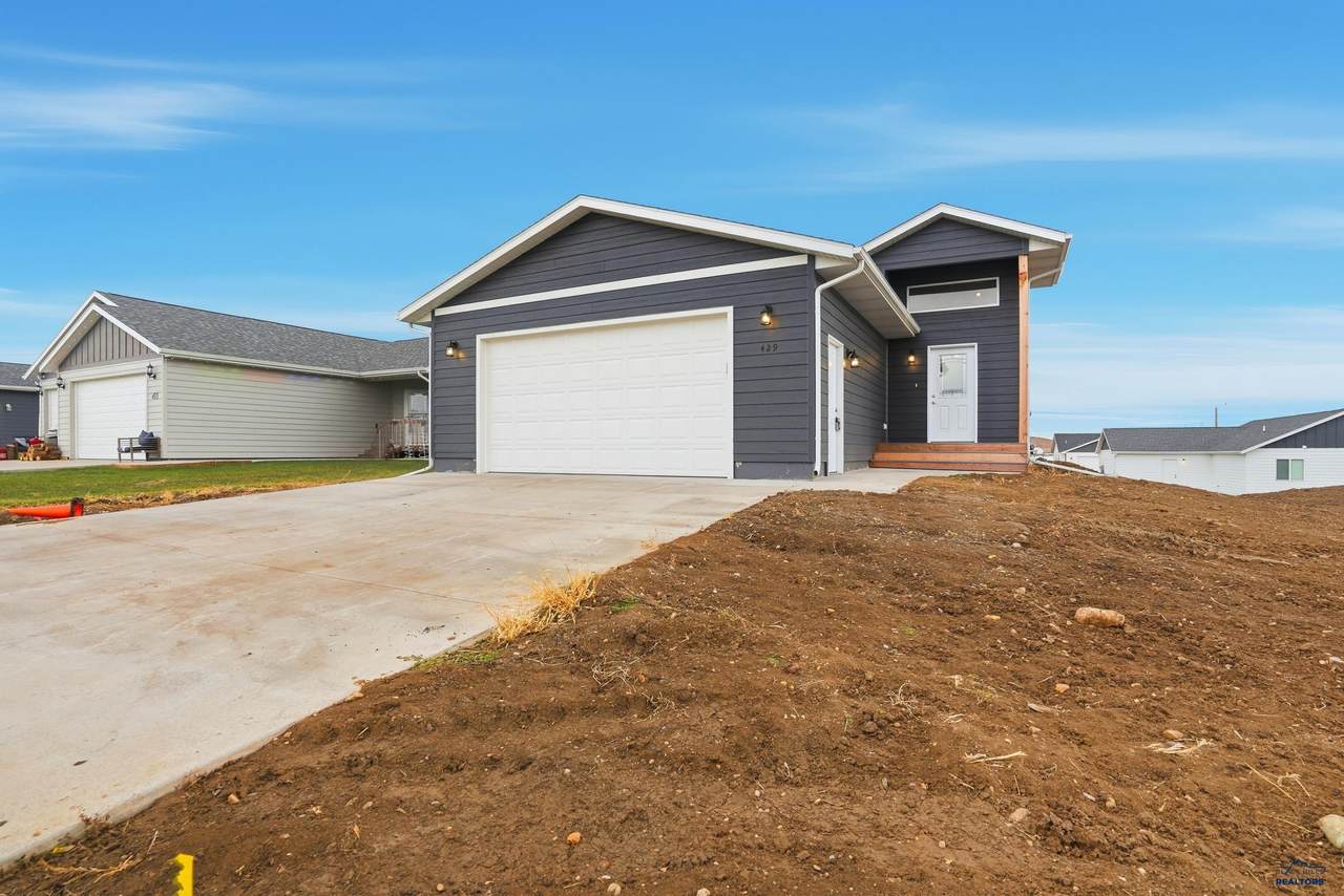 421 Yelner Dr - Photo 1