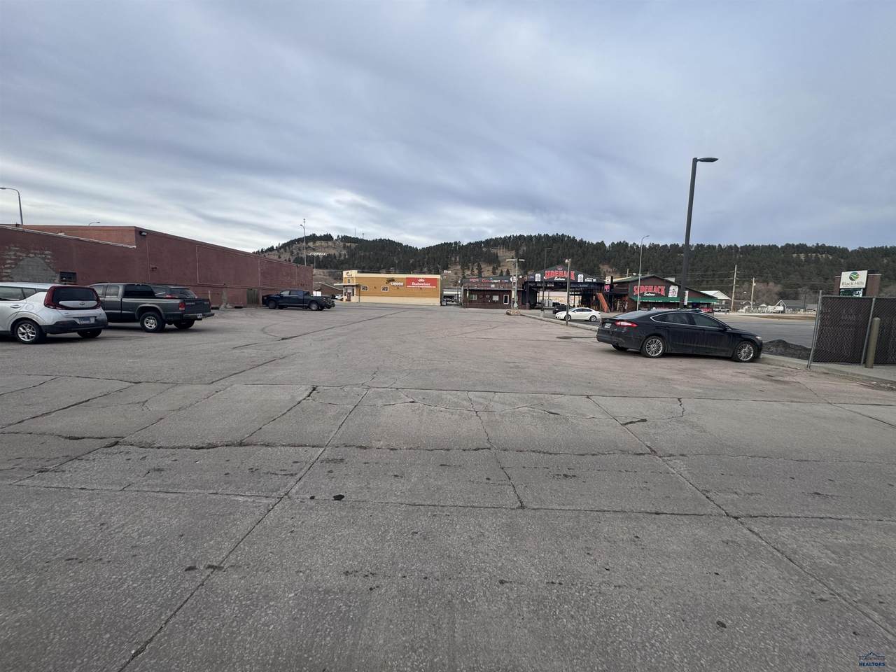 1030 Lazelle - Photo 1