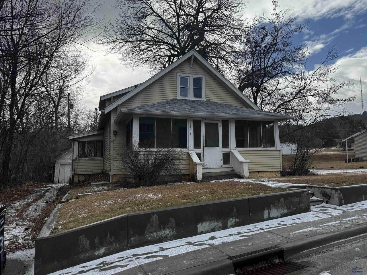 1227 Fulton St - Photo 1