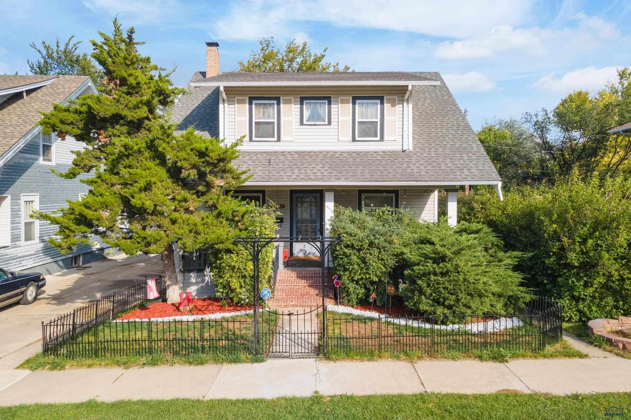 1108 9TH ST - Photo 1