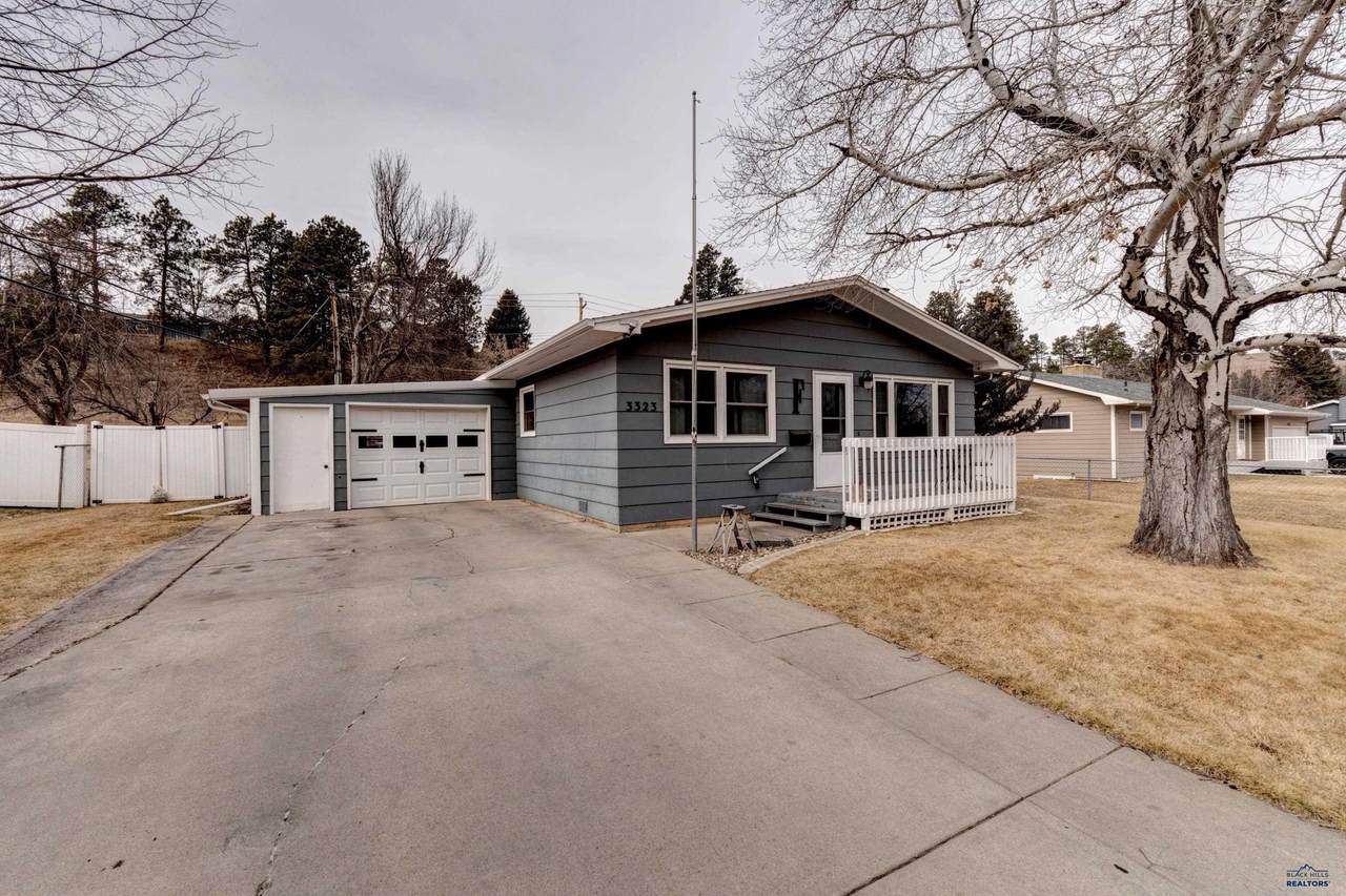3323 Chapel Ln - Photo 1