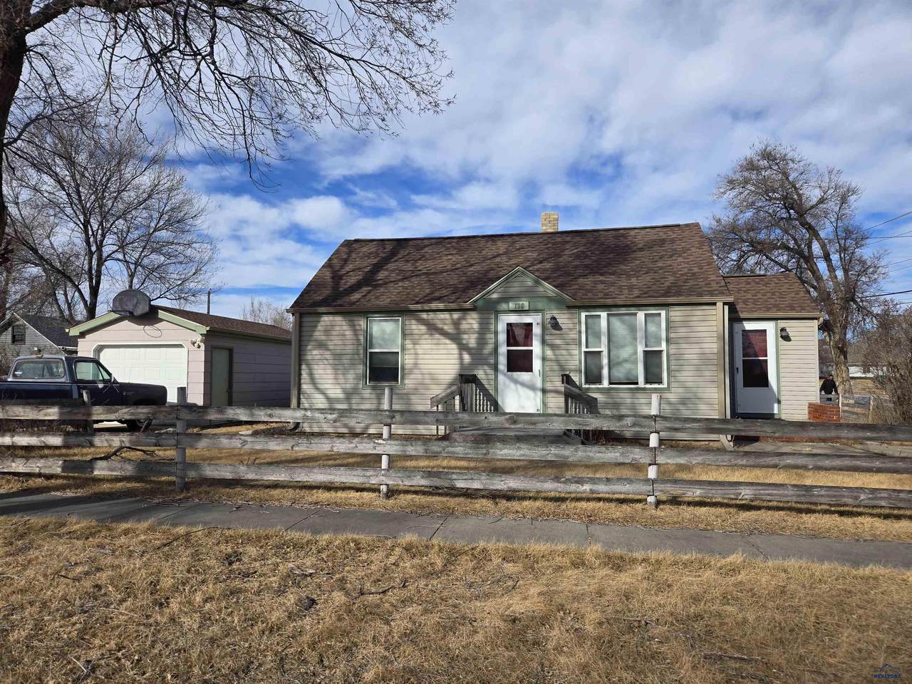 120 Monroe - Photo 1