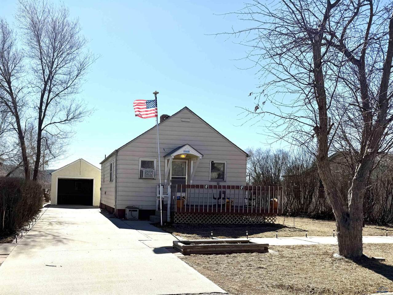 1917 Washington Av - Photo 1
