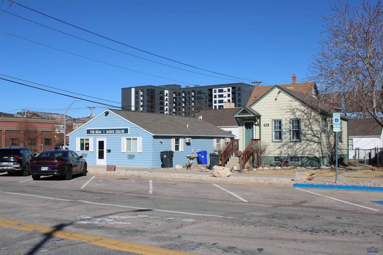 722 5TH ST - Photo 1