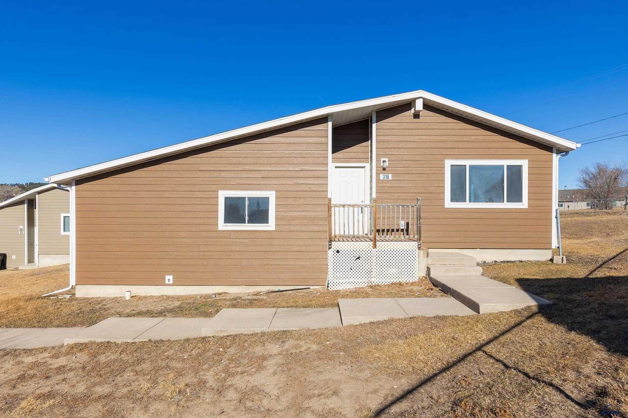 316 Curtis - Photo 1