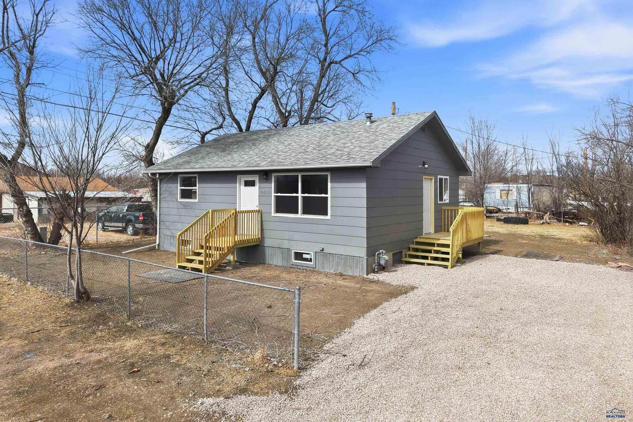4600 Carol - Photo 1