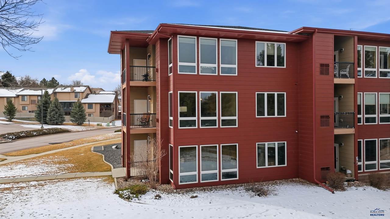 4027 Fairway Hills Dr - Photo 1