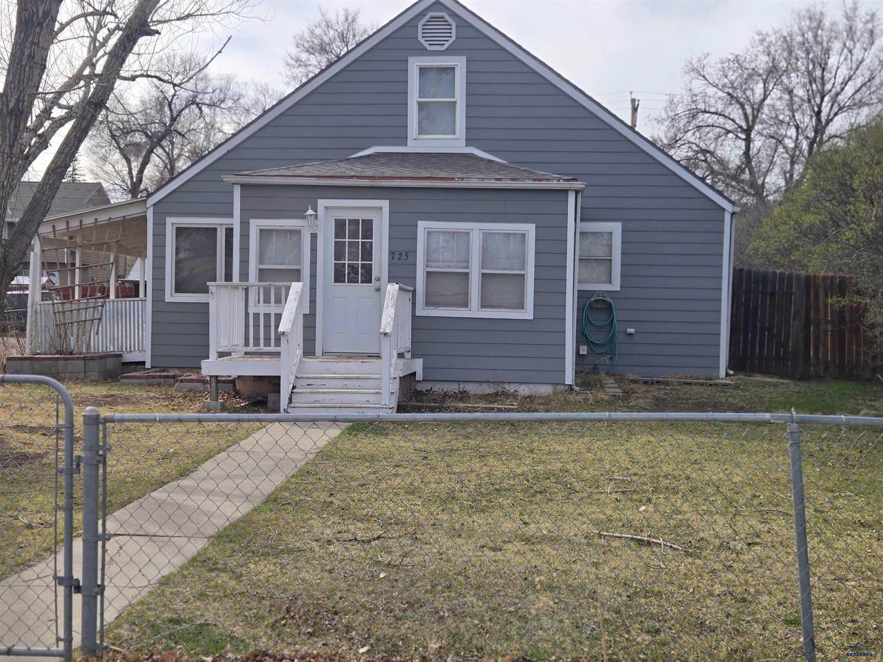 725 Allen - Photo 1