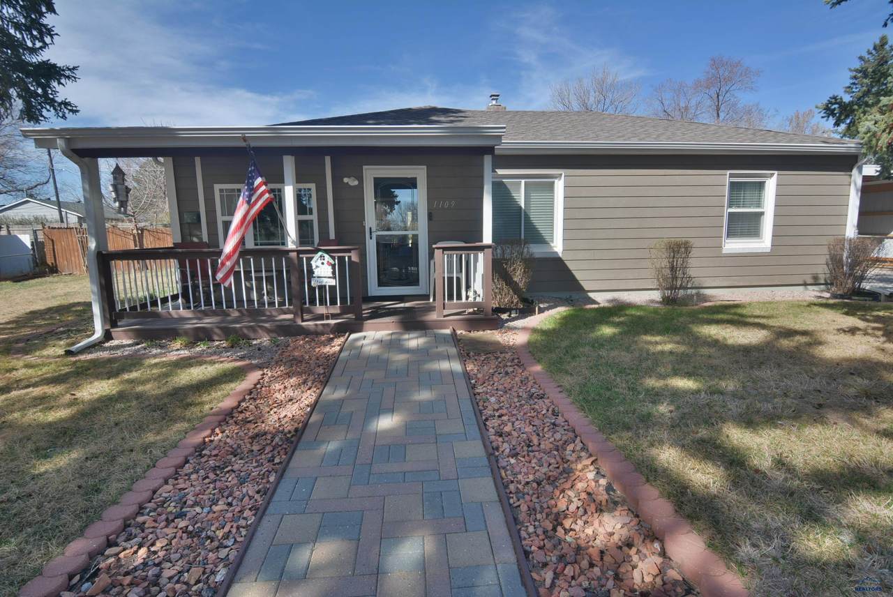 1109 N 7Th St - Photo 1