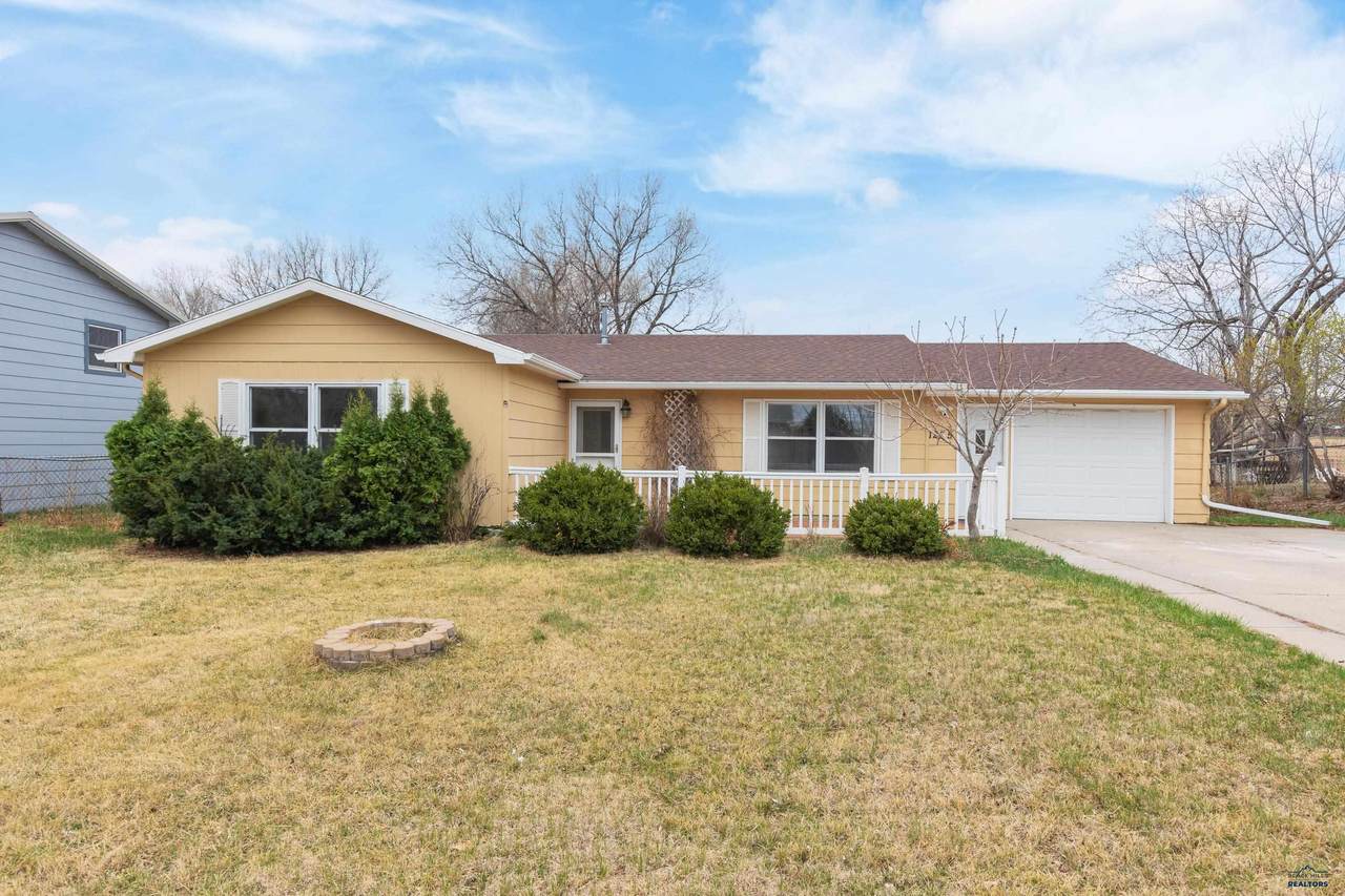 1235 Ennen Dr - Photo 1