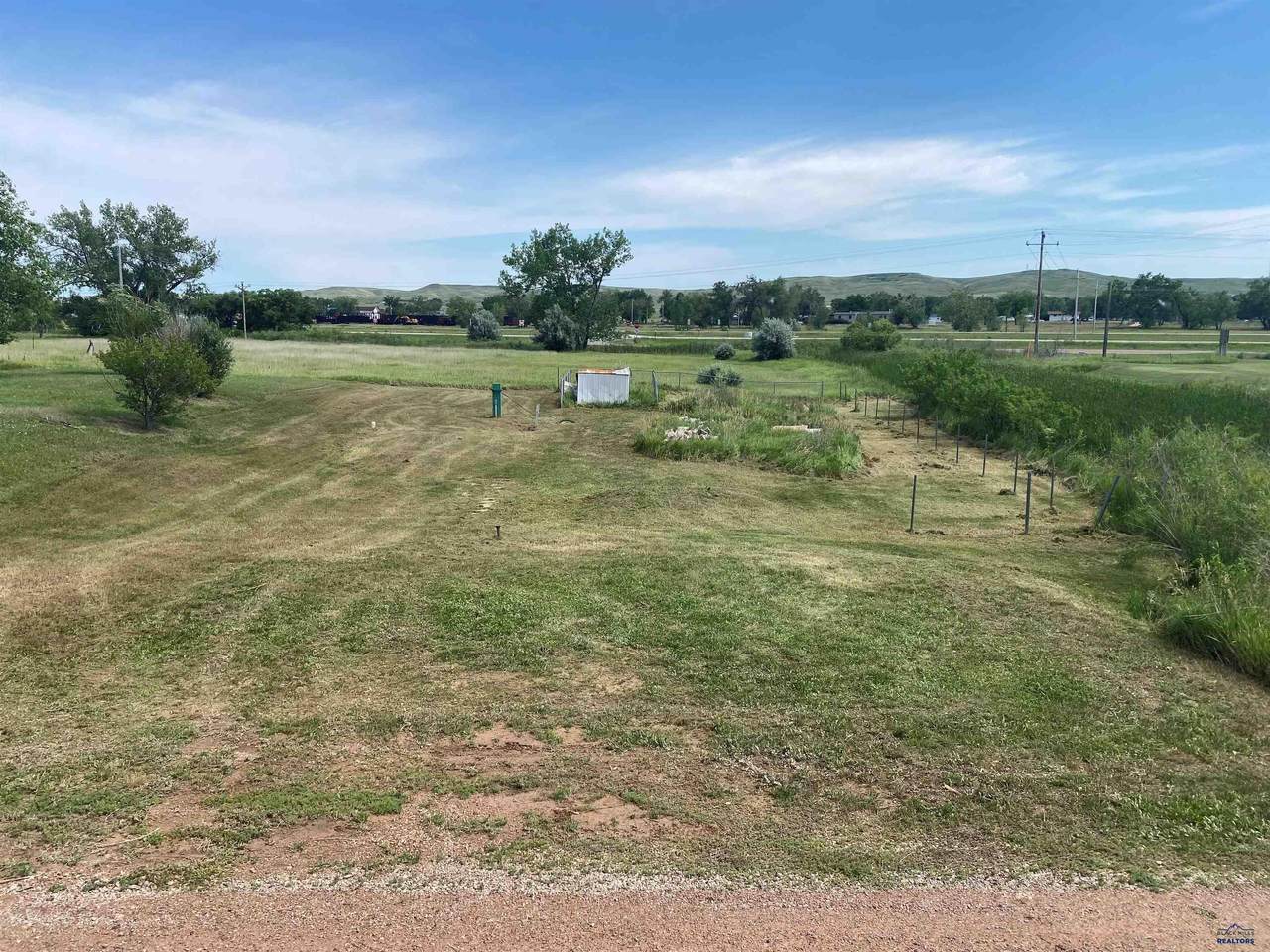 307 Hillsview Dr - Photo 1