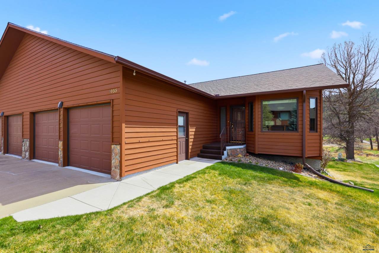 1055 Duffer Dr - Photo 1