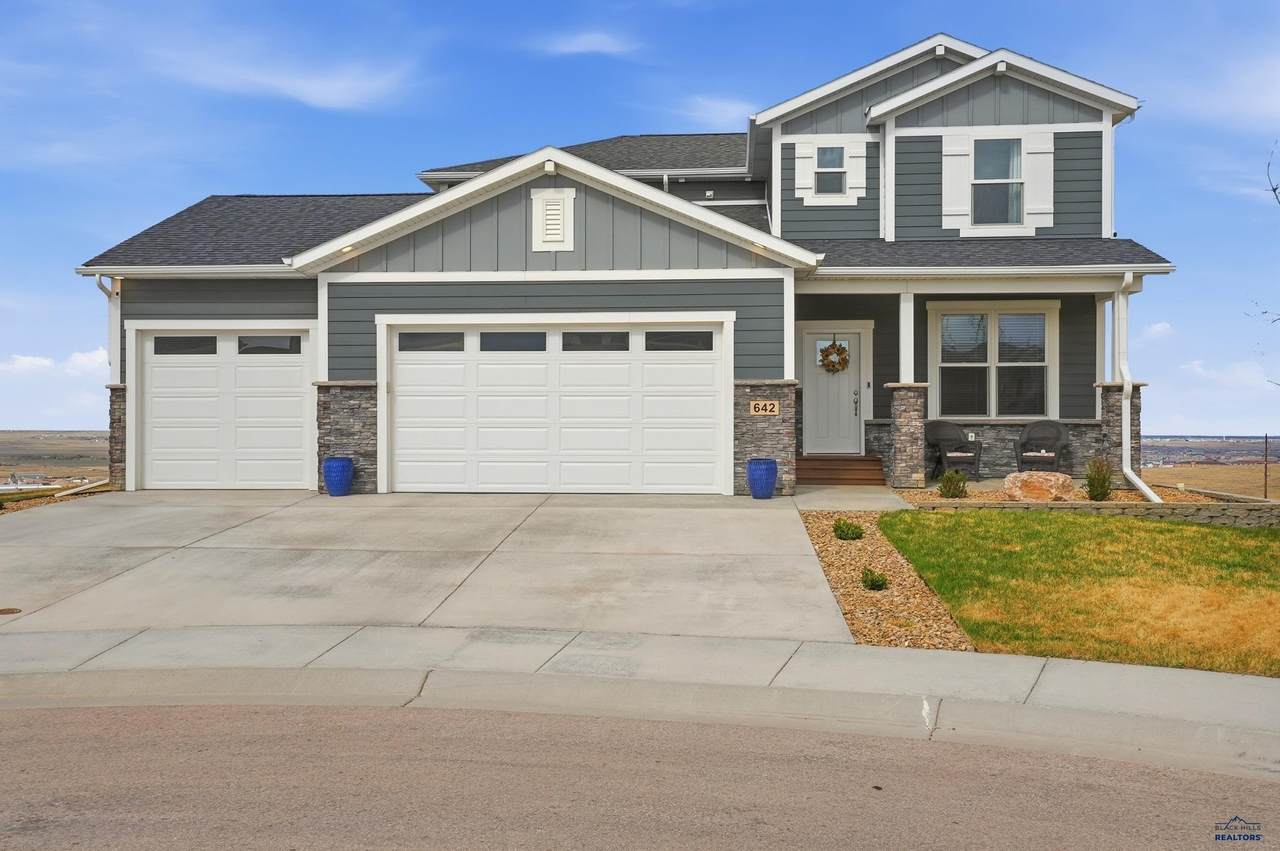 642 Aaron Ct - Photo 1