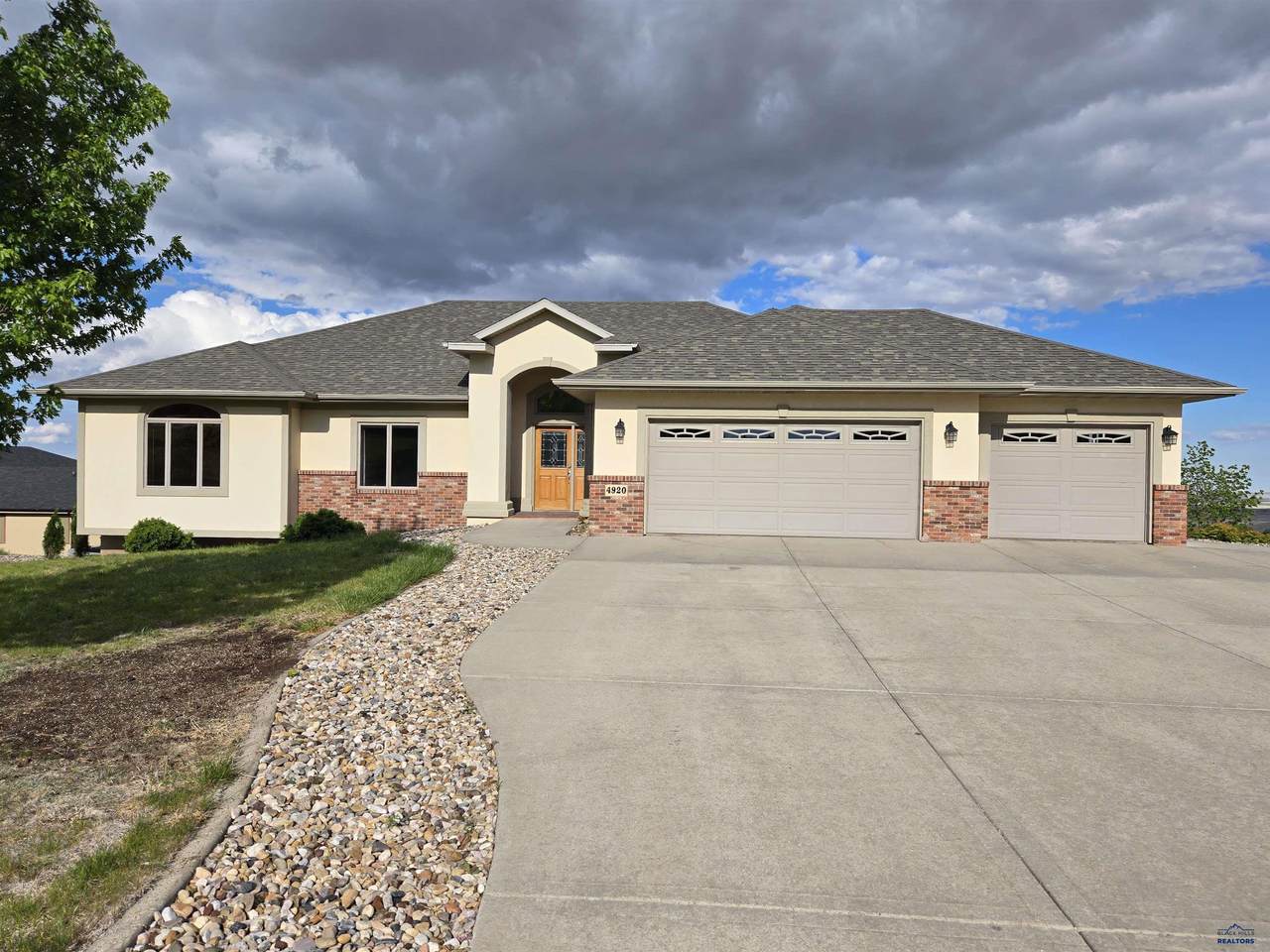 4920 Enchanted Pines Dr - Photo 1