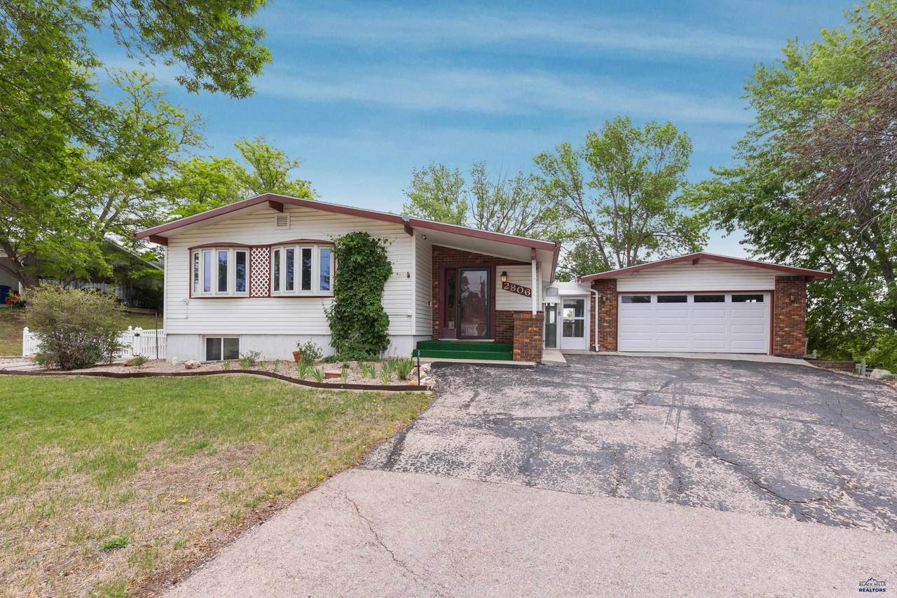 2806 Maple Ave - Photo 1