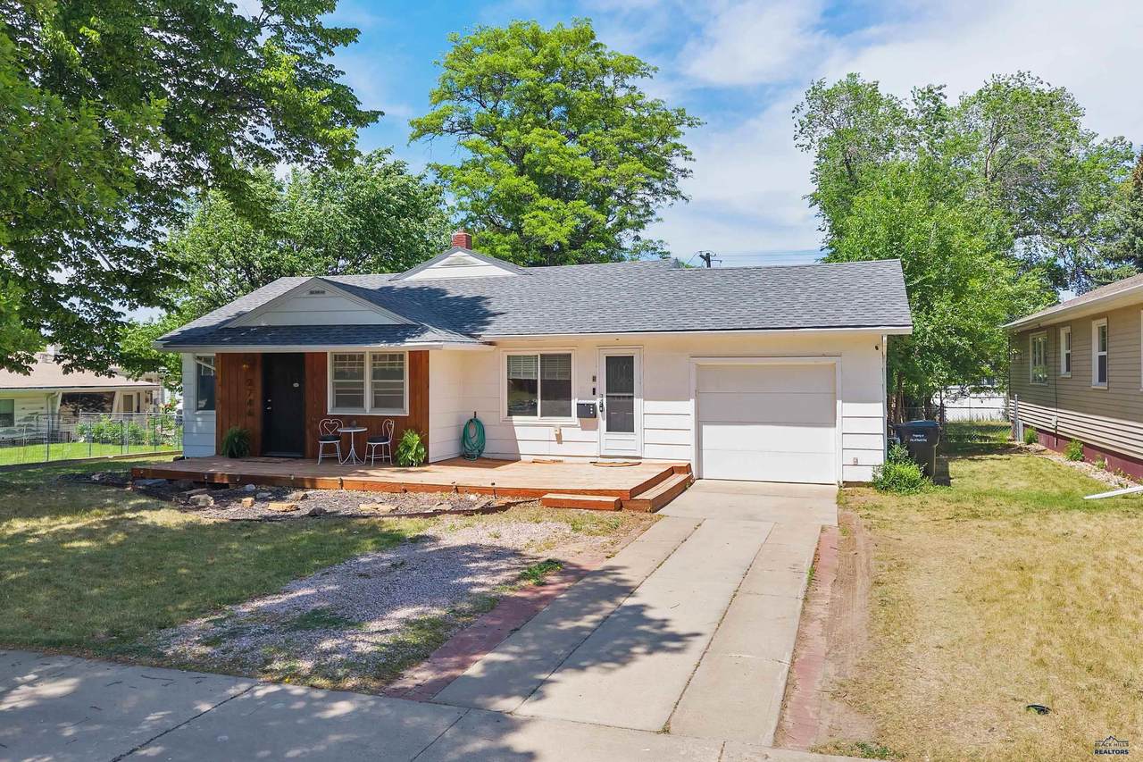 2746 St Anne - Photo 1