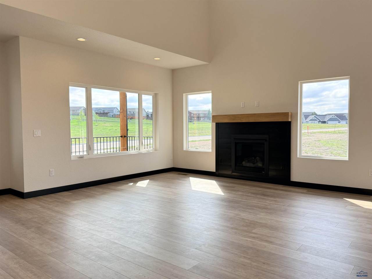 https://bt-photos.global.ssl.fastly.net/blackhills/1280_boomver_1_179374-2.jpg