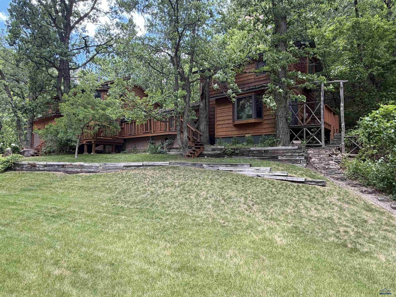 https://bt-photos.global.ssl.fastly.net/blackhills/1280_boomver_1_179515-2.jpg