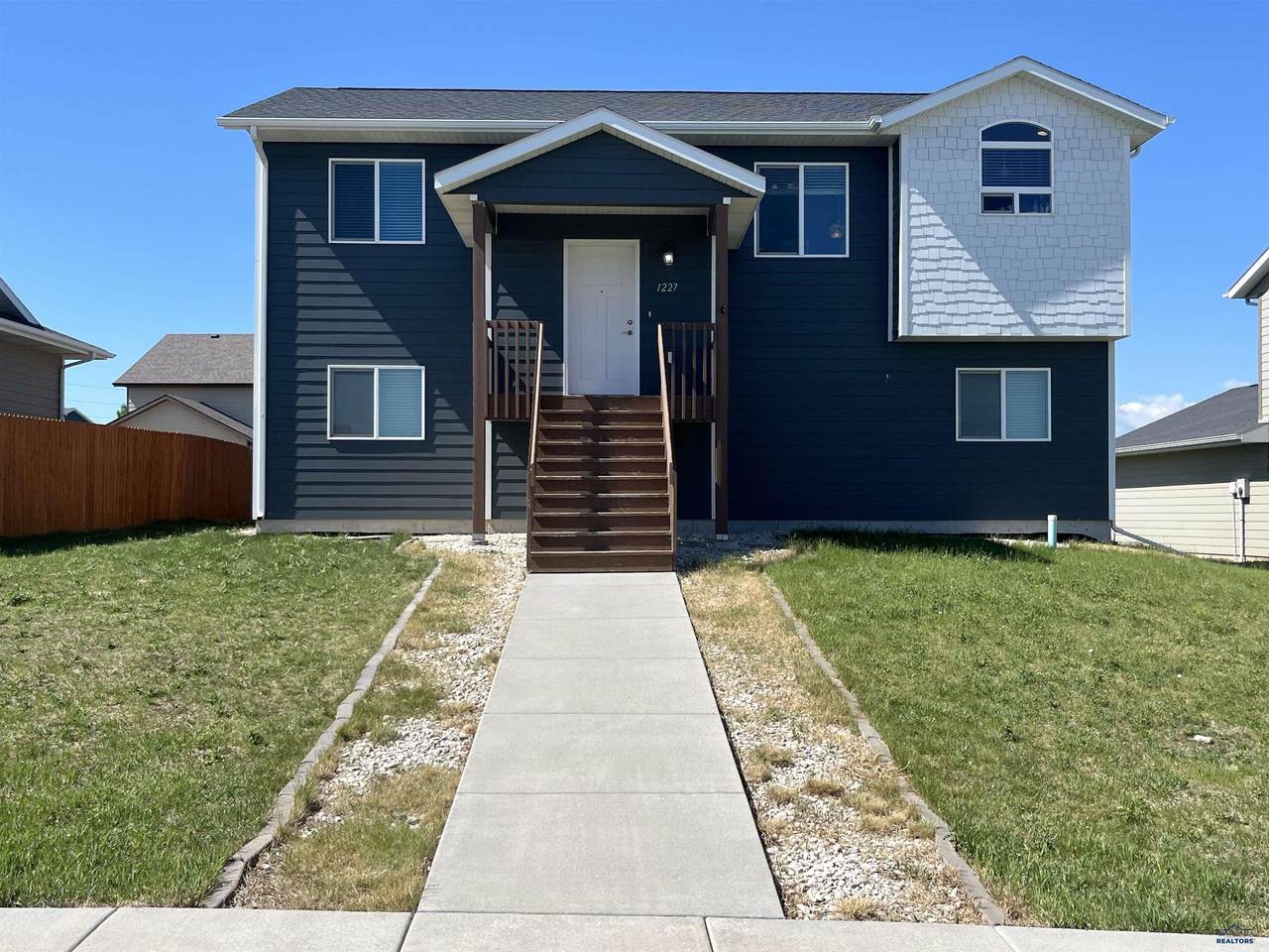 1227 Juneau Dr - Photo 1