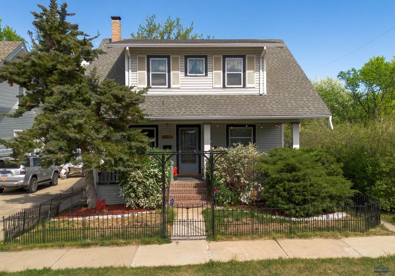 1108 9TH ST - Photo 1