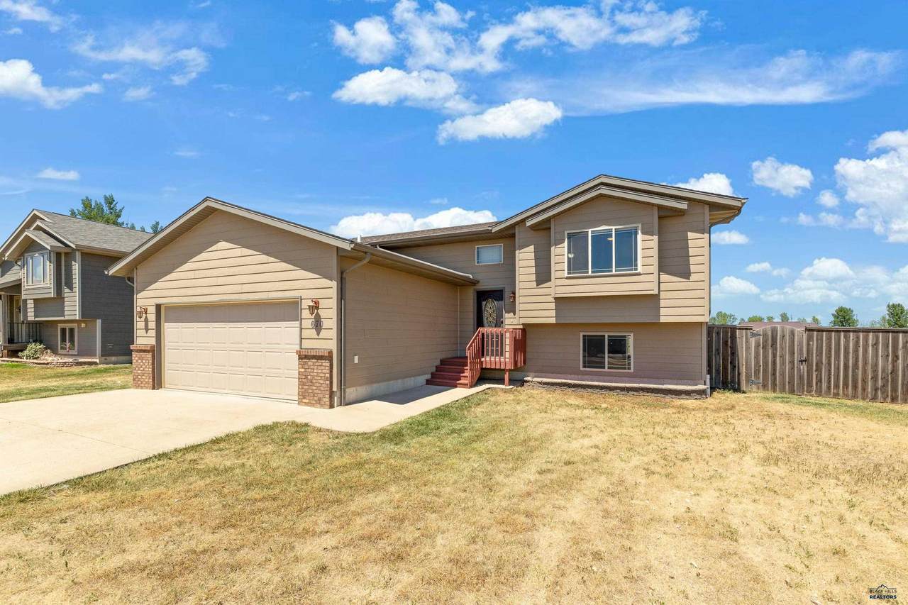 670 Airway Ct - Photo 1