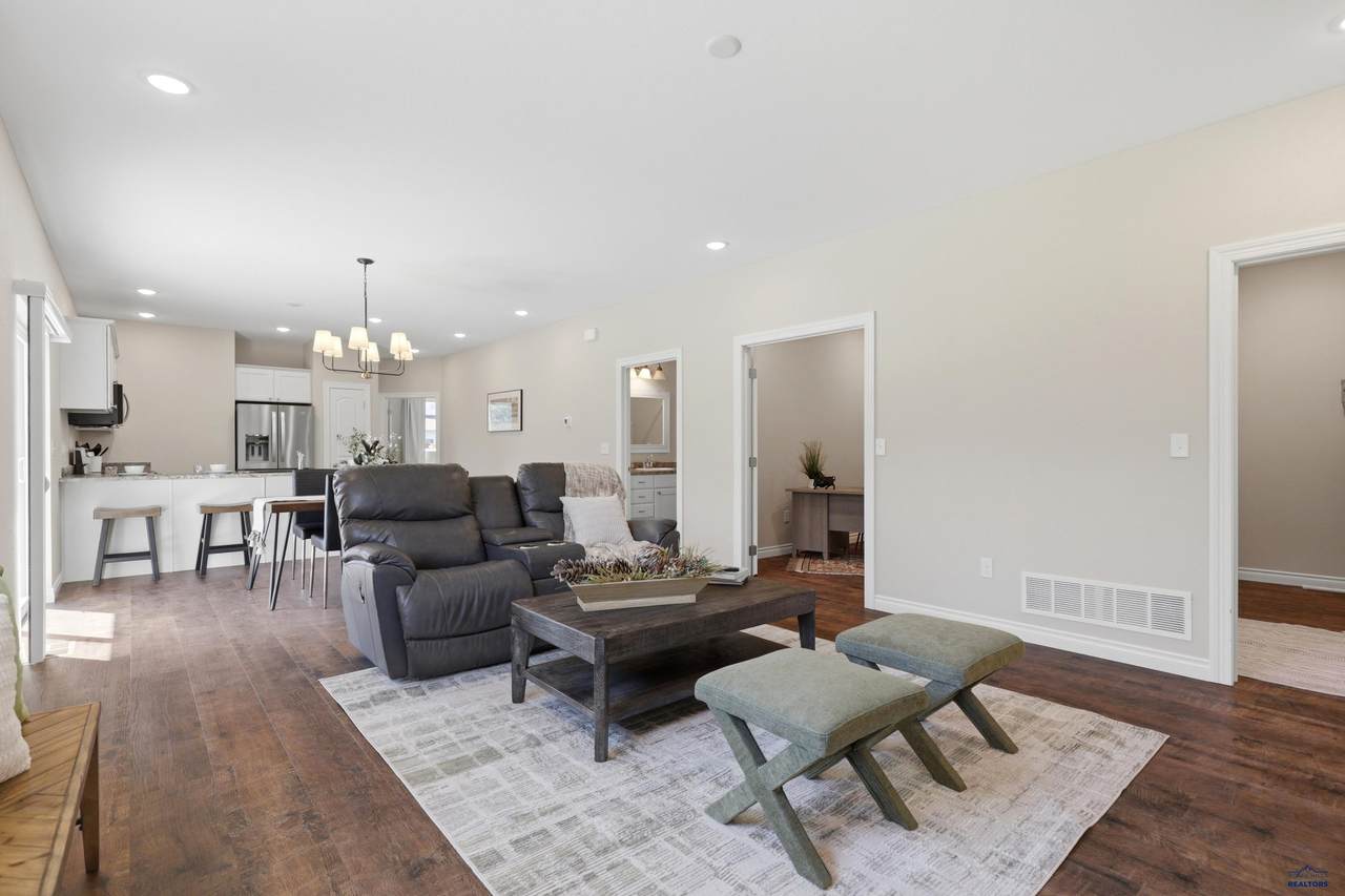2041 Wesleyan Blvd - Photo 1