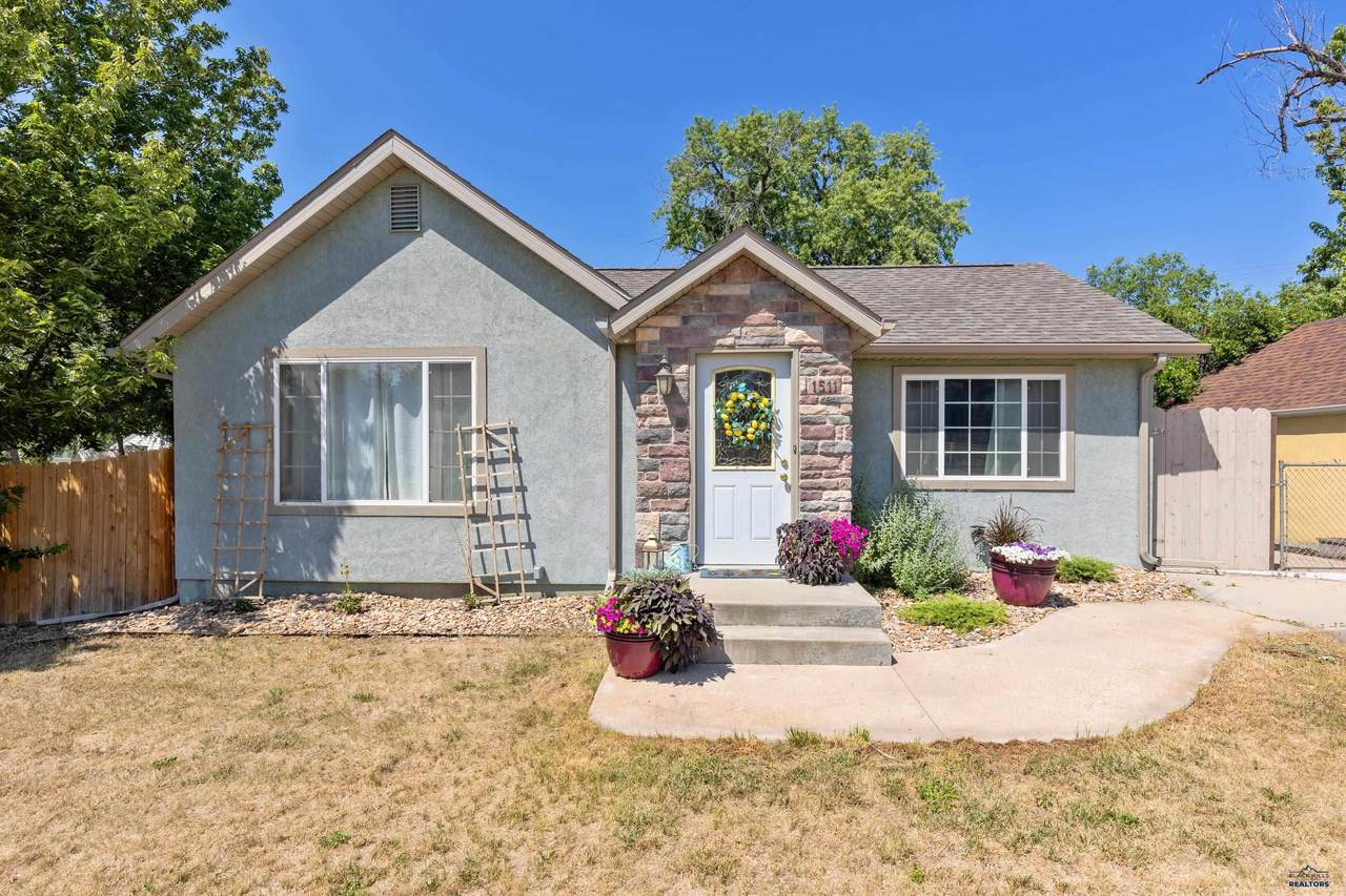 1511 5TH ST - Photo 1