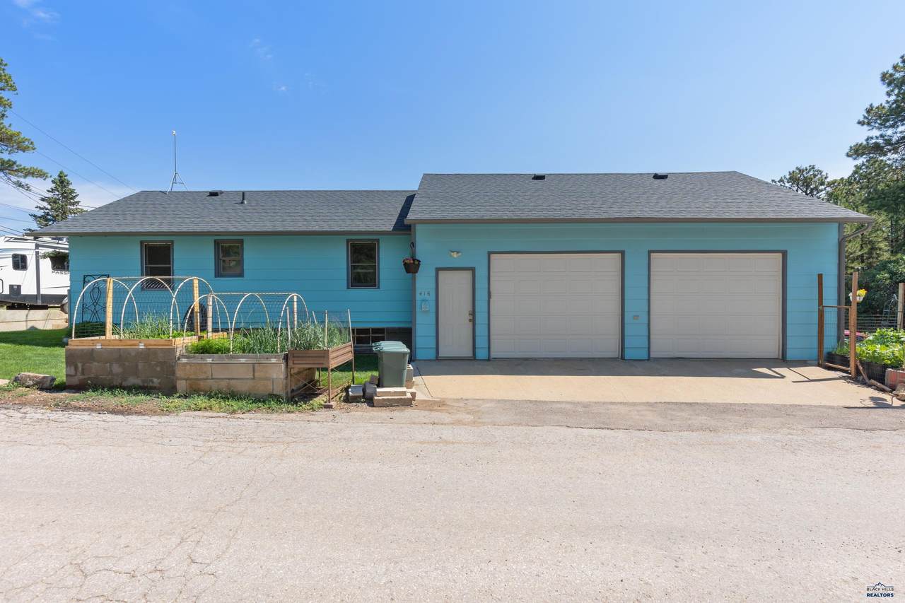 416 Matthew St - Photo 1