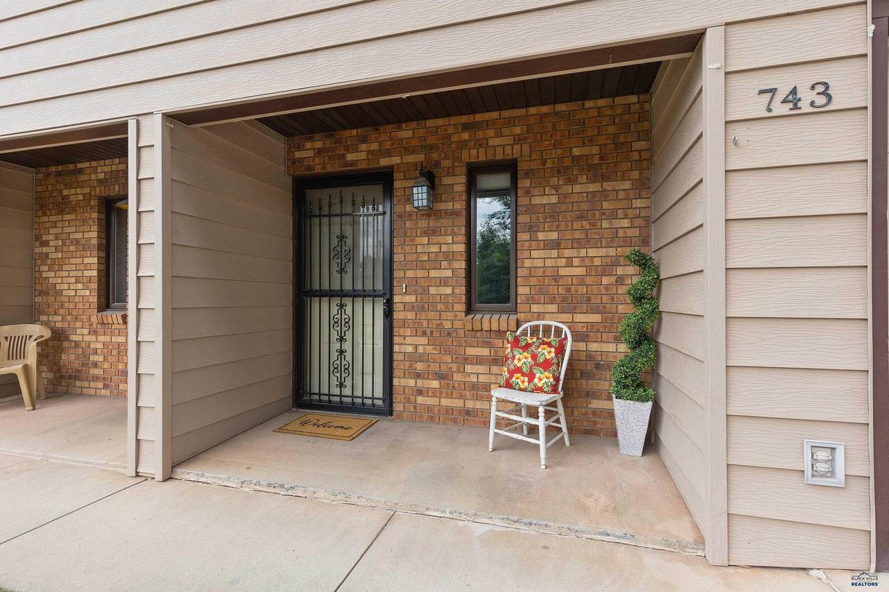 743 Plum Tree Ln - Photo 1