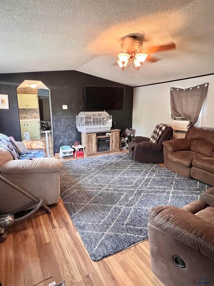 https://bt-photos.global.ssl.fastly.net/blackhills/1280_boomver_1_180397-2.jpg
