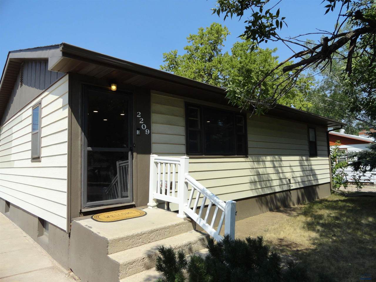 2209 5TH ST - Photo 1