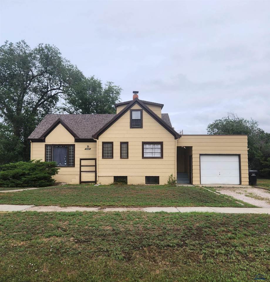 402 Madison Dr - Photo 1