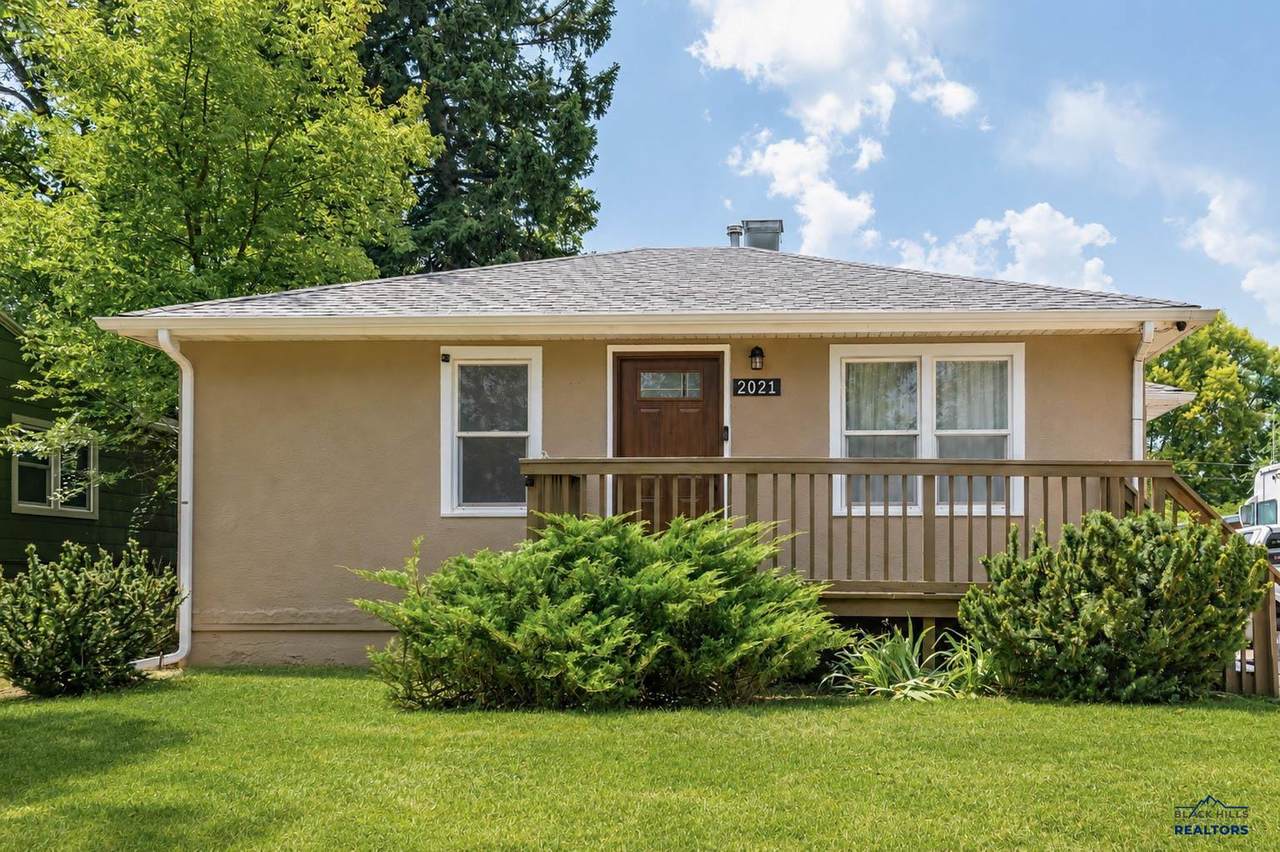 2021 2ND AVE - Photo 1