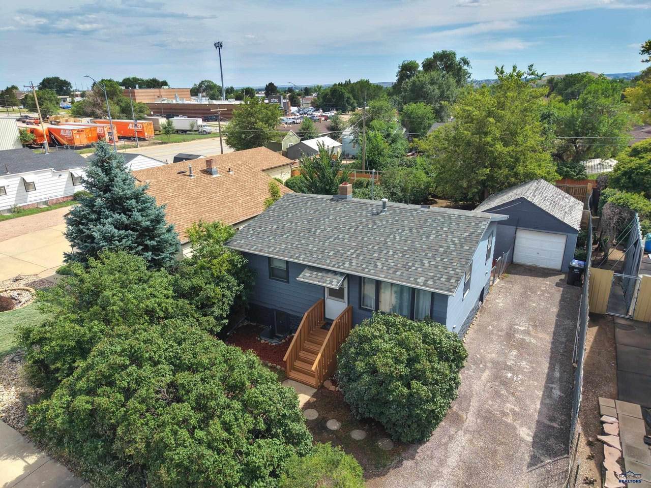 513 Denver - Photo 1