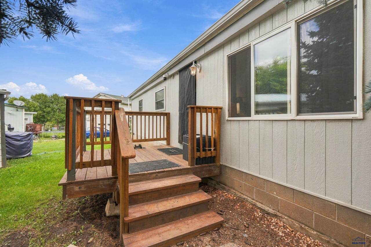 14790 Valley View Dr - Photo 1