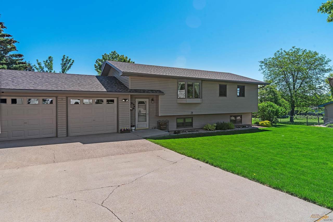 1716 Paha Sapa Dr - Photo 1