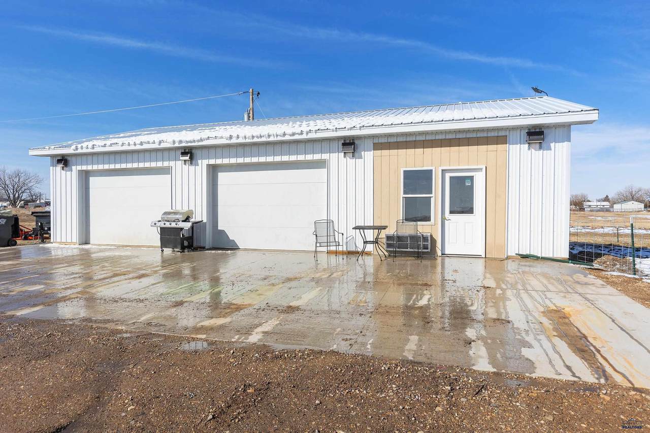 301 5TH ST - Photo 1