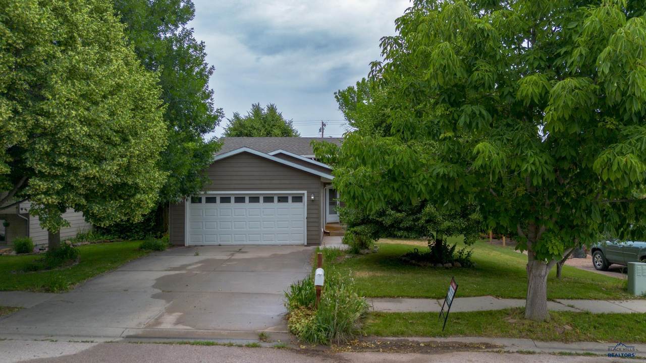 3400 Hall - Photo 1