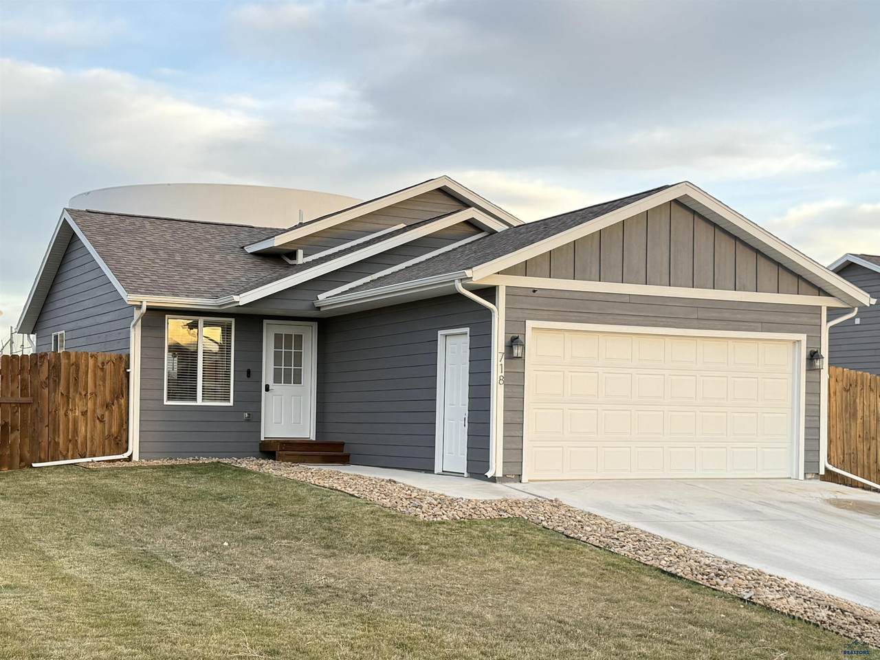 718 Diamond Ridge Boulevard - Photo 1