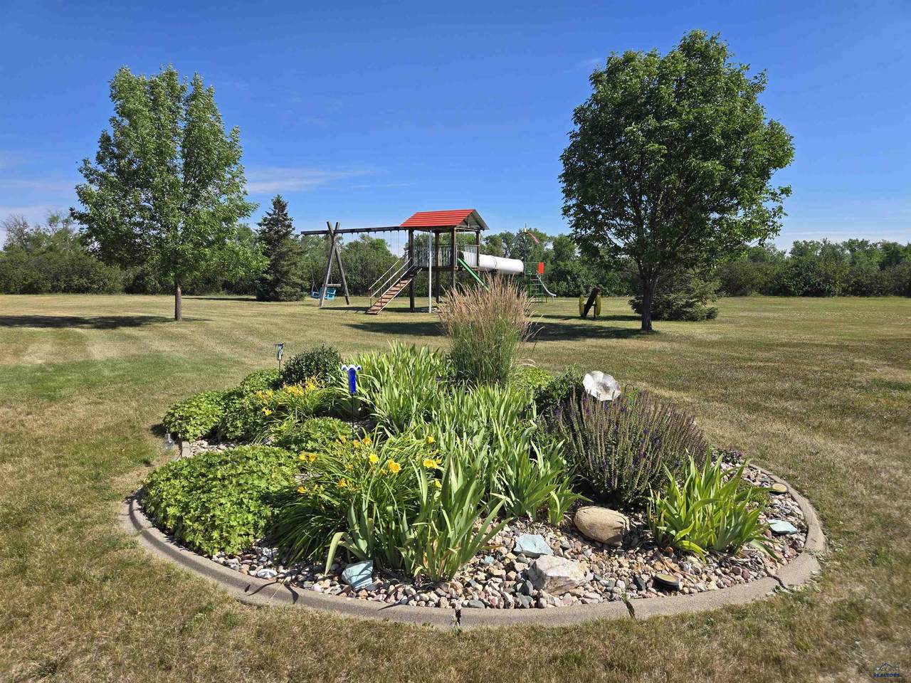 https://bt-photos.global.ssl.fastly.net/blackhills/1280_boomver_1_178422-2.jpg