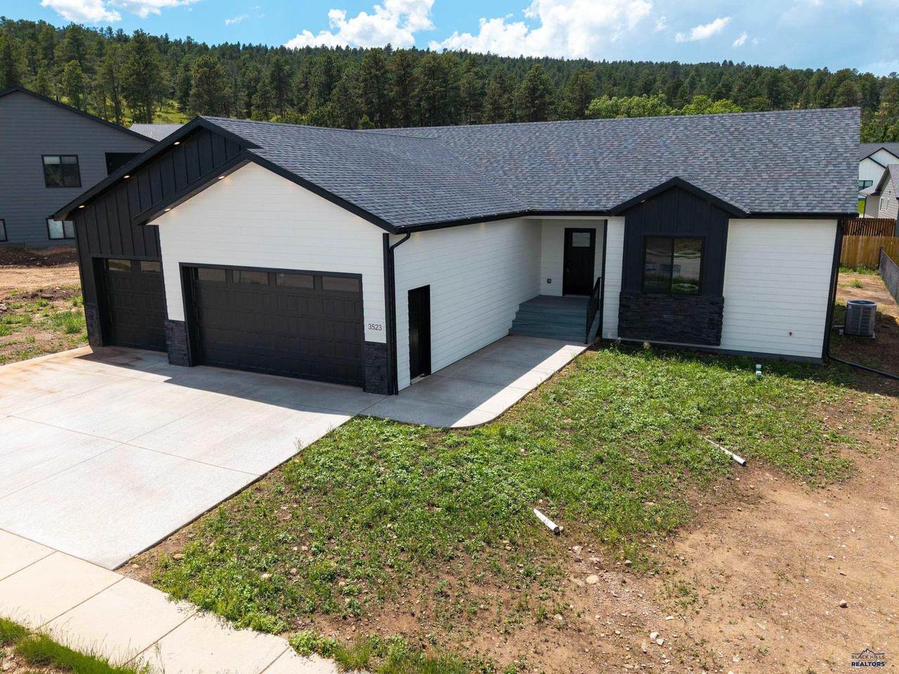 3523 Joseph St - Photo 1