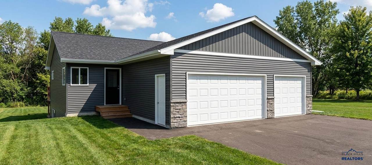 855 Country Rd West - Photo 1