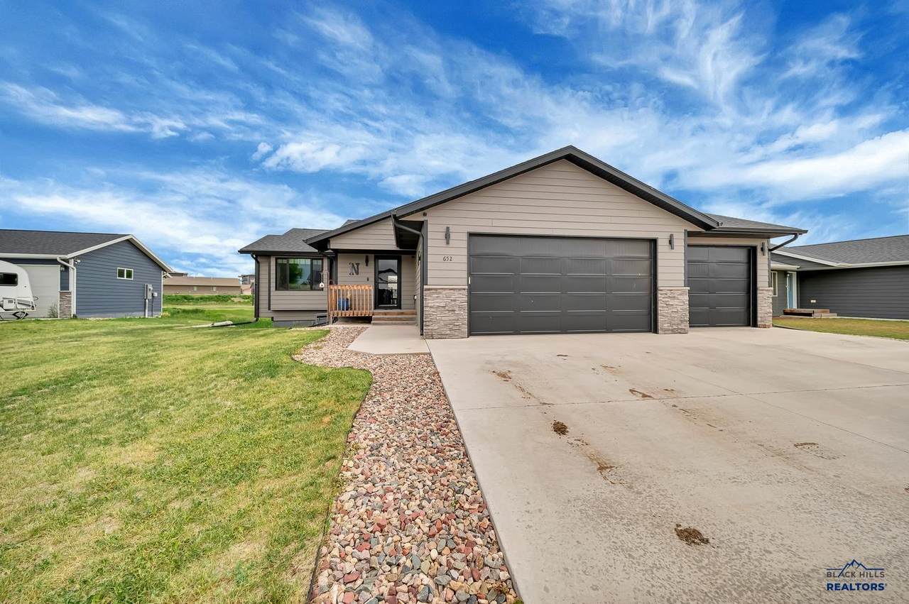 652 Rachel Ln - Photo 1