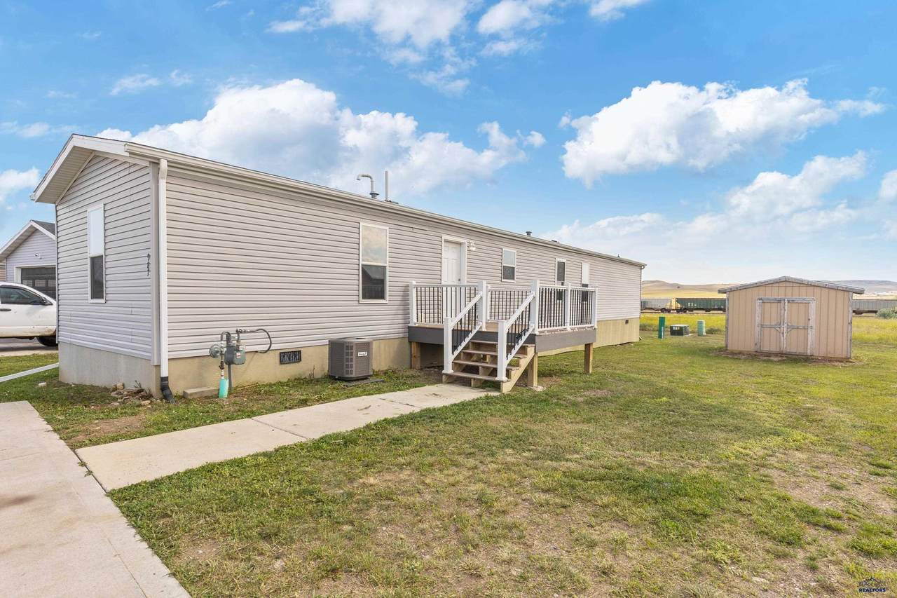 987 Bennington Dr - Photo 1